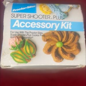 Vintage Proctor-Silex
Proctor-silex Super Shooter Plus Accessory Kit